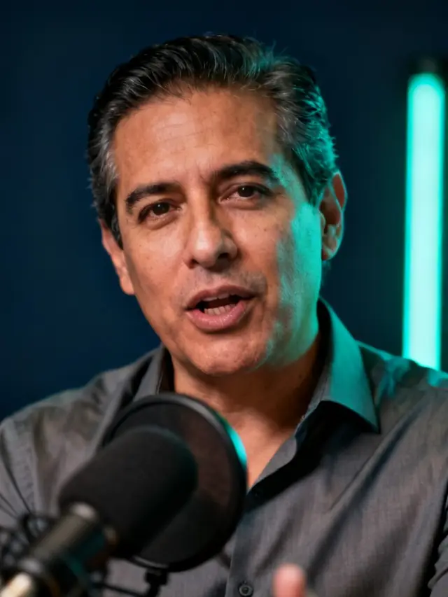 Invitado en entrevista de podcast